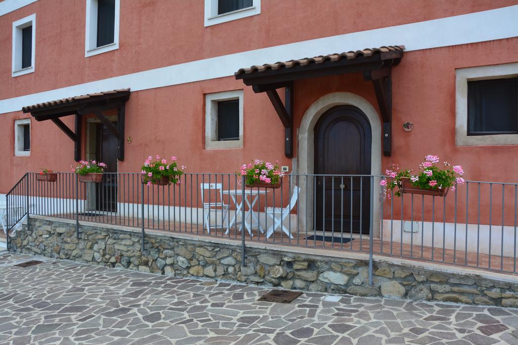 B&B La Casa Rossa Paola Exterior foto