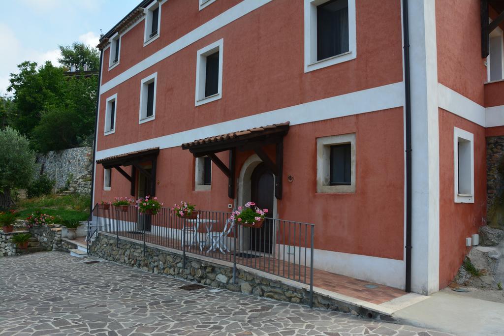 B&B La Casa Rossa Paola Exterior foto