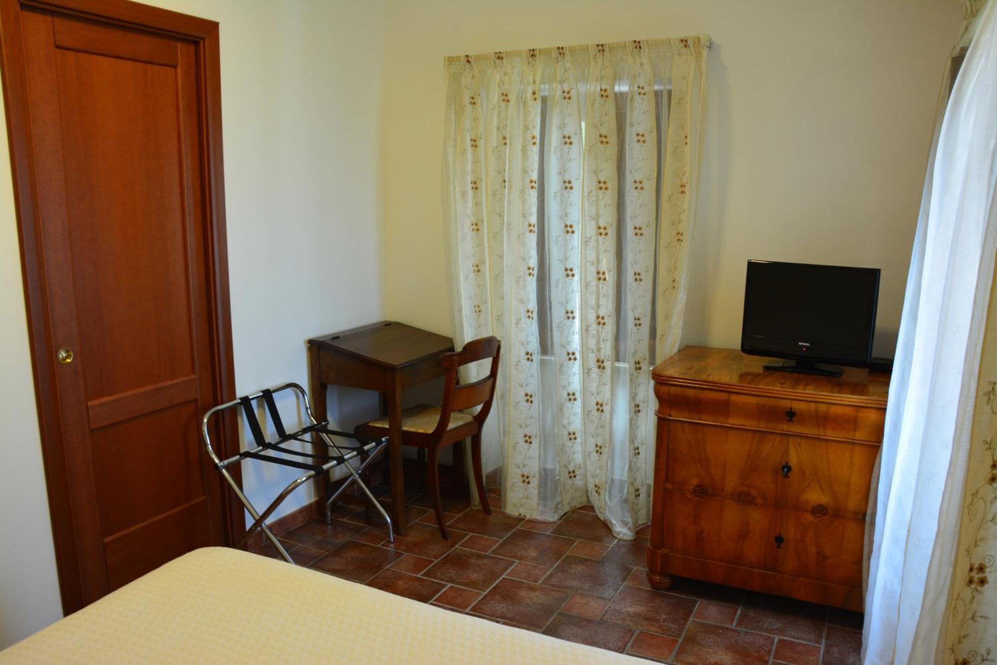 B&B La Casa Rossa Paola Exterior foto